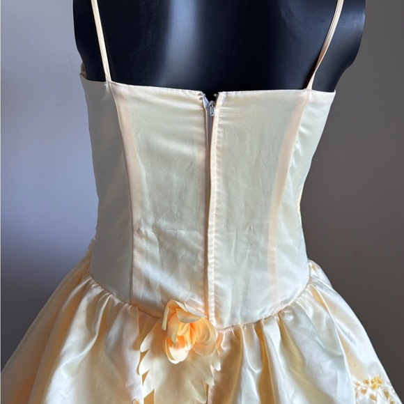 Elegant Yellow Tiered Gown - Picture 4 of 15